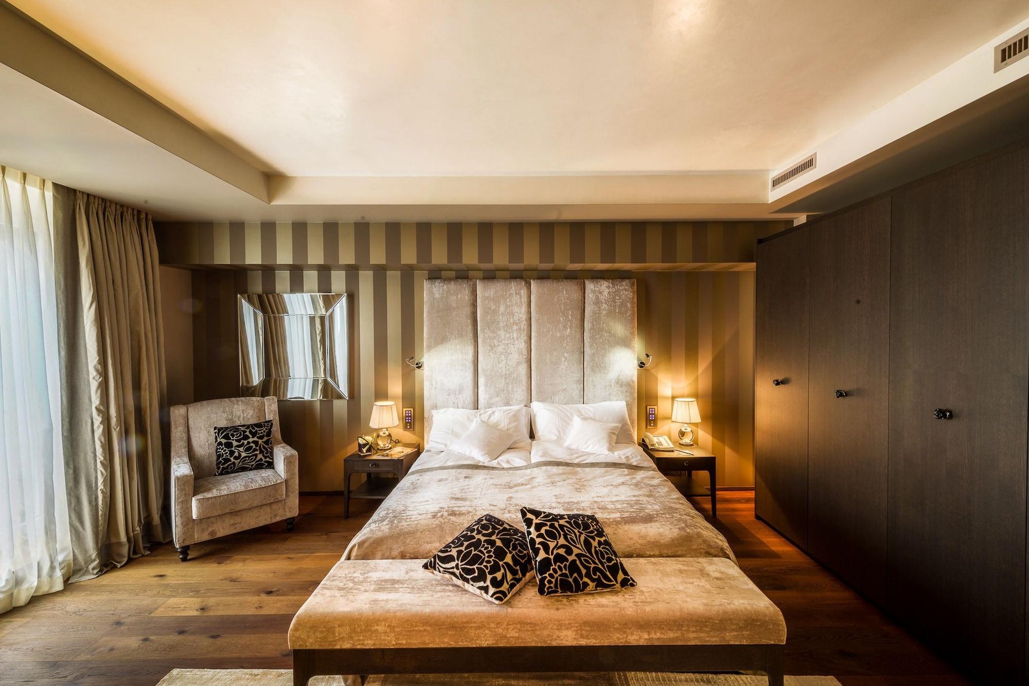 Lausanne Palace Екстер'єр фото A bedroom at the Mandarin Oriental