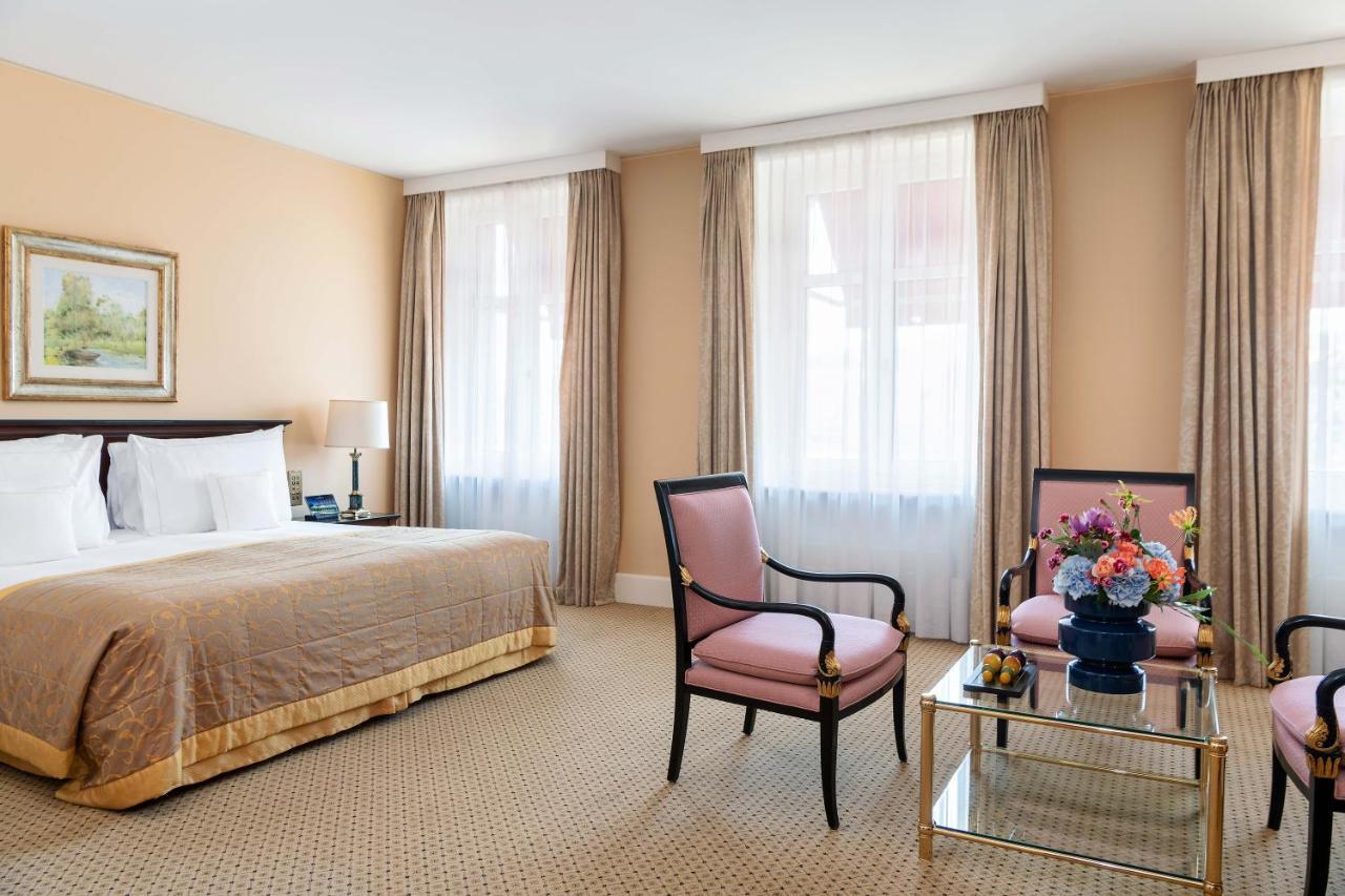 Lausanne Palace Екстер'єр фото A bedroom at the hotel