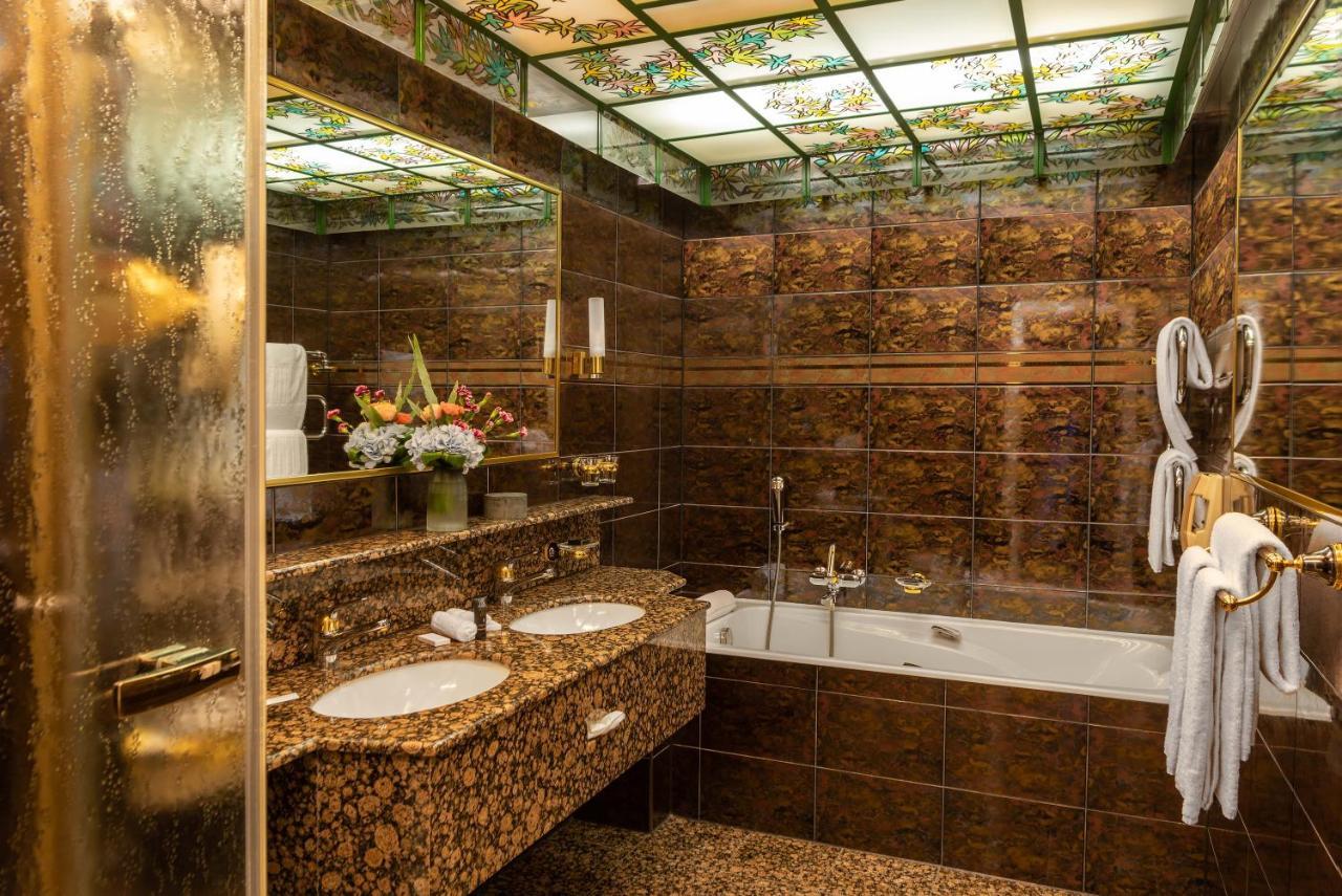 Lausanne Palace Екстер'єр фото Bathroom