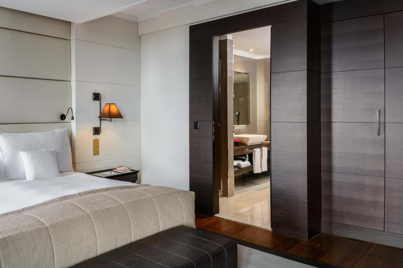 Lausanne Palace Екстер'єр фото A room at the Mandarin Oriental, London