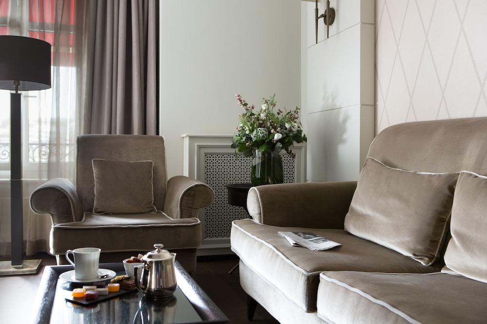 Lausanne Palace Екстер'єр фото A suite at the Hotel de Crillon