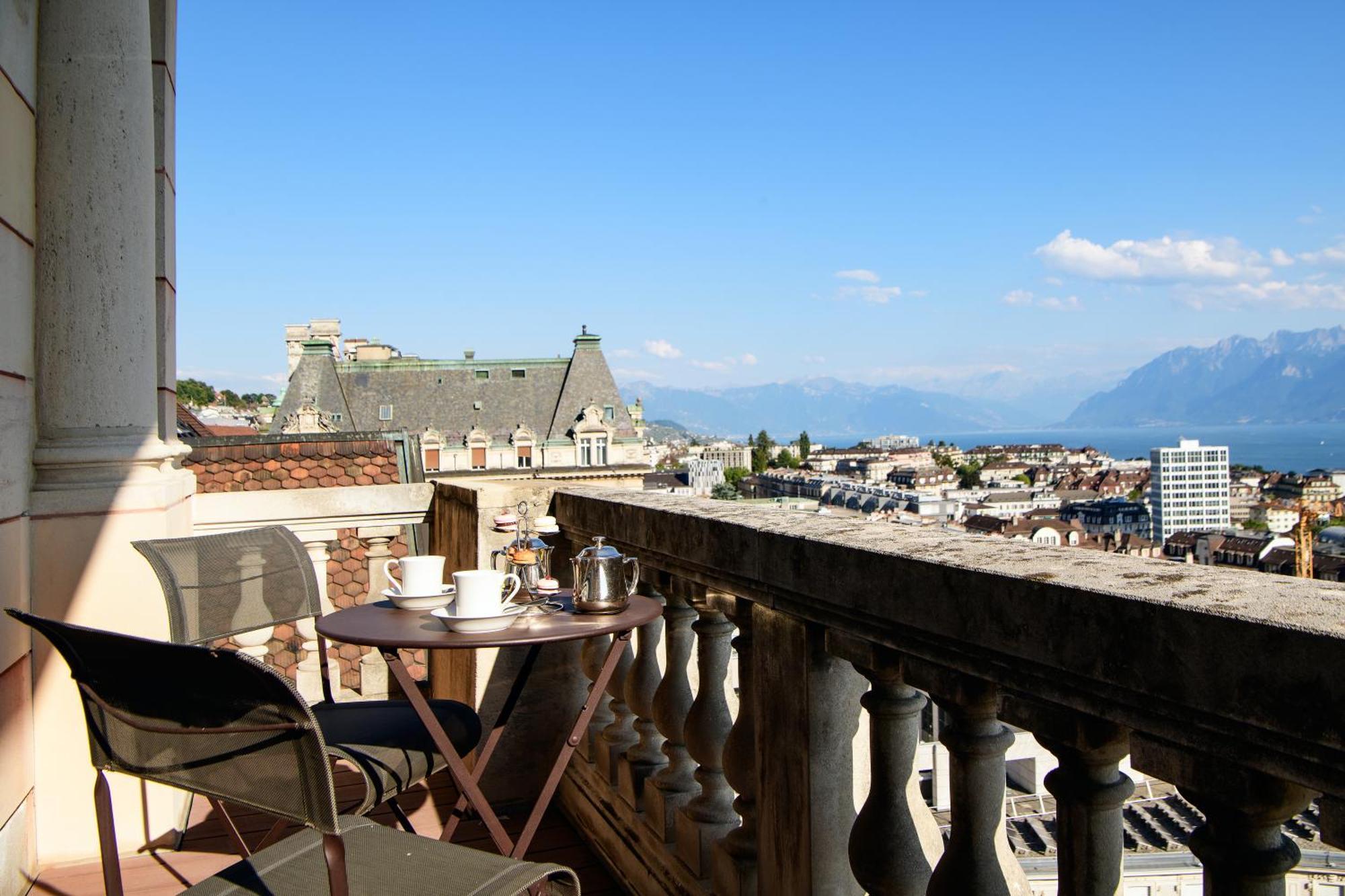 Lausanne Palace Екстер'єр фото View from the balcony of a suite at the Hotel de l'Europe