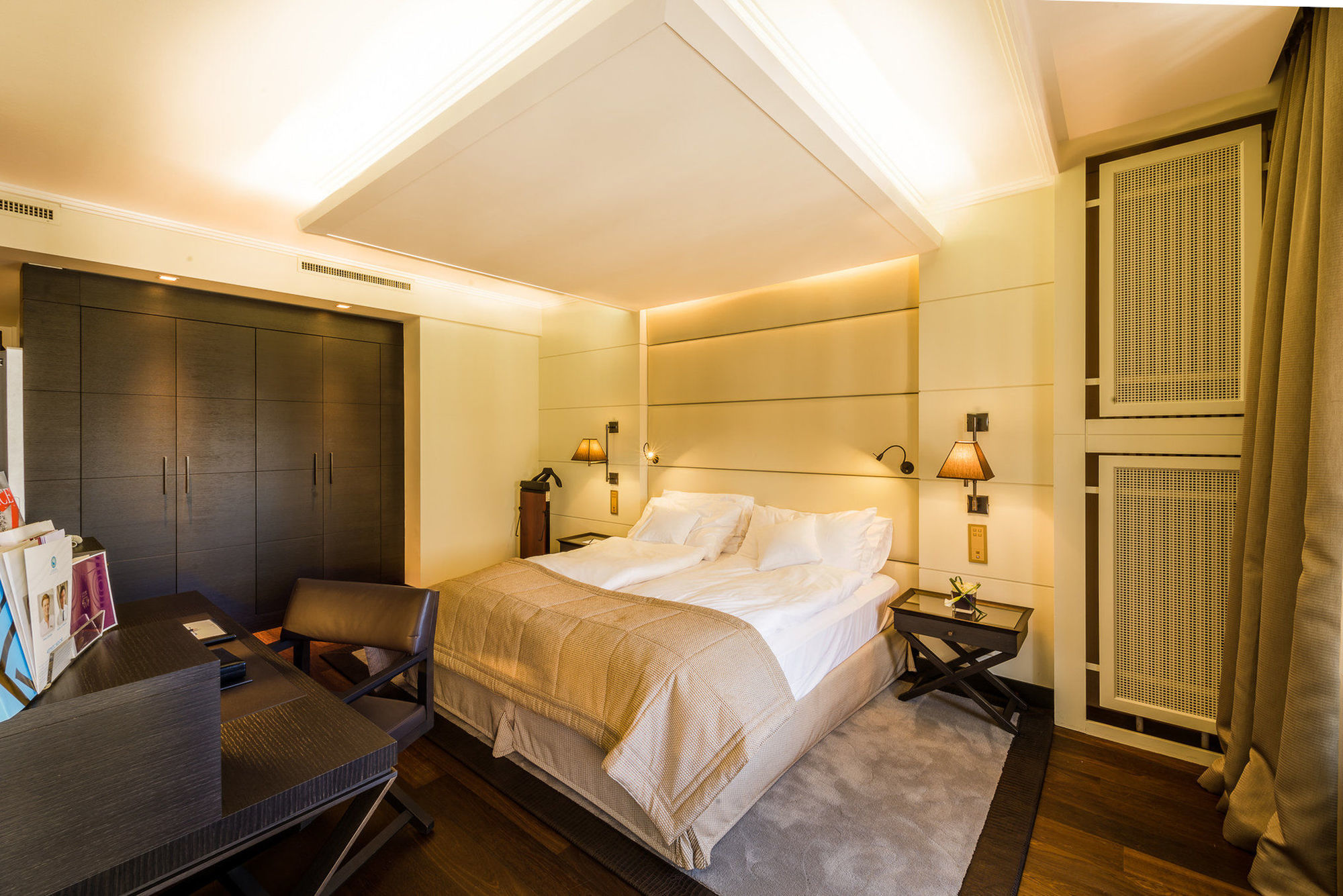 Lausanne Palace Екстер'єр фото A room at the Mandarin Oriental, Munich